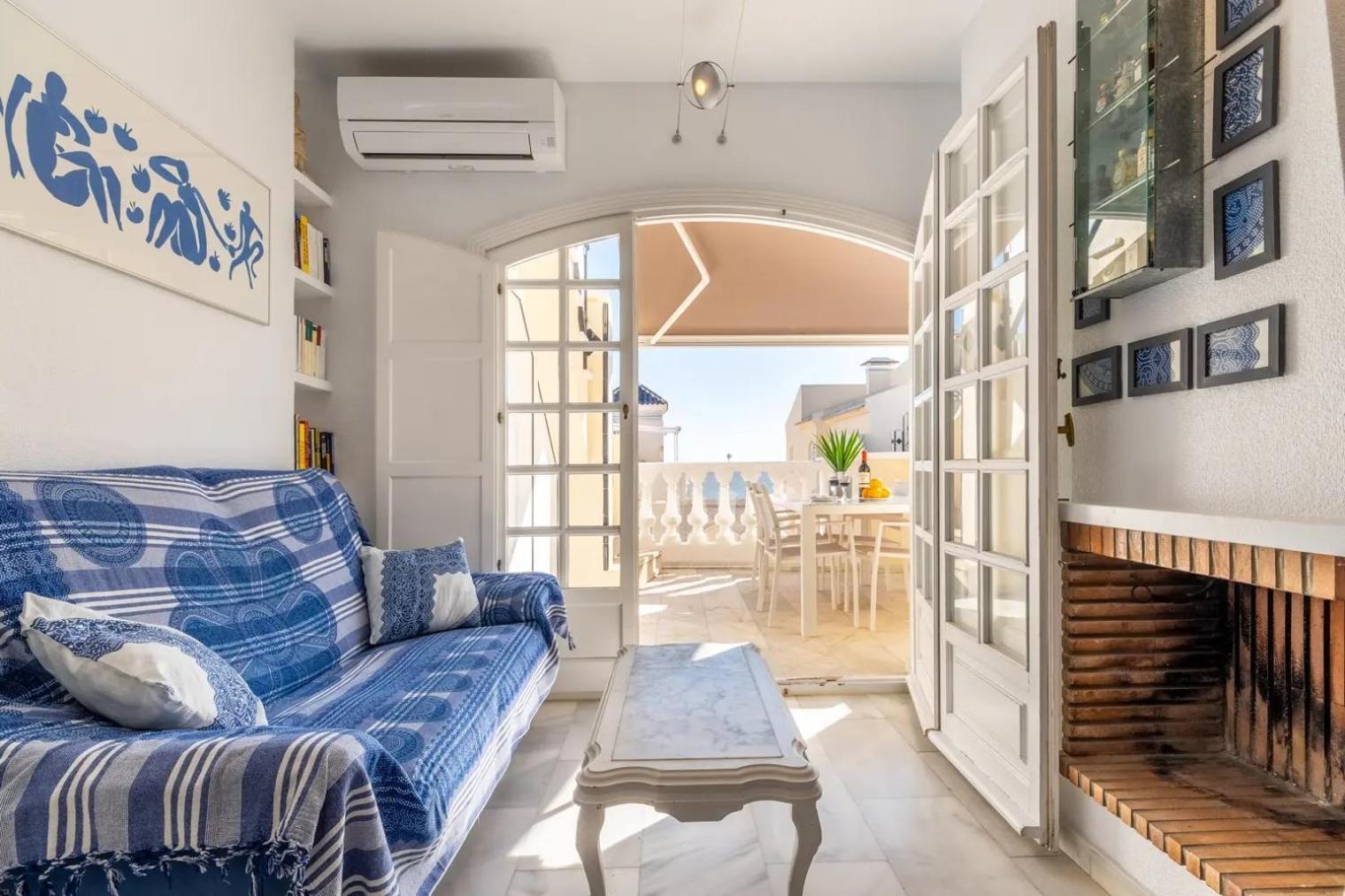 Amazing Penthouse On The Beach, Sea Views, Wifi, Airconditioning And Parking ตอร์เรเวียคา ภายนอก รูปภาพ