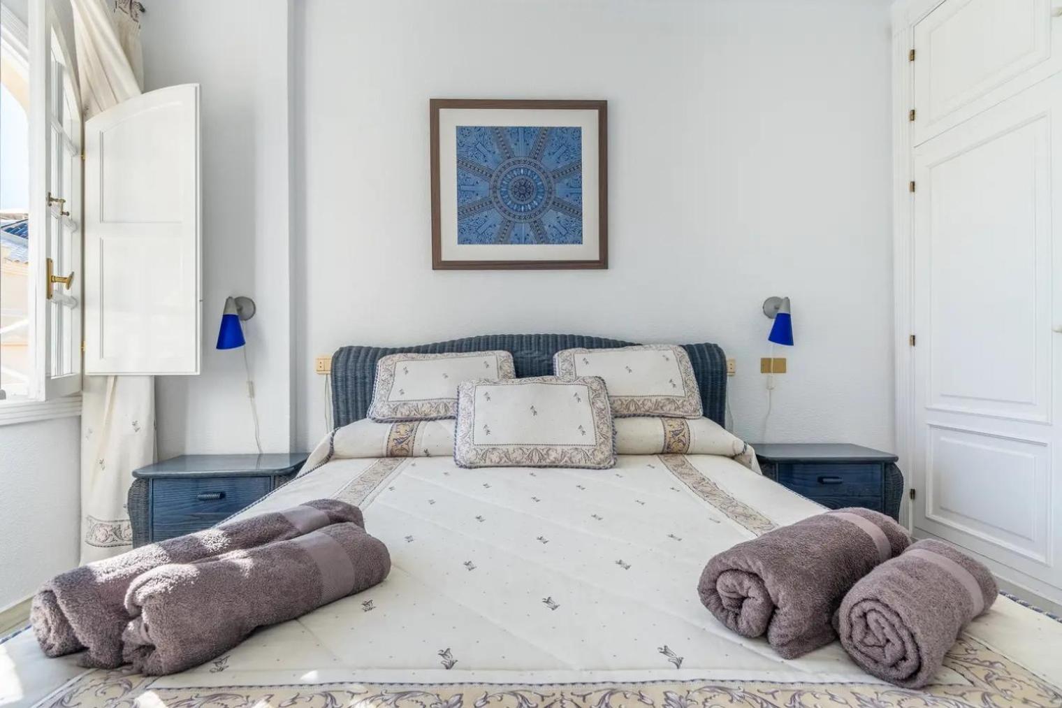 Amazing Penthouse On The Beach, Sea Views, Wifi, Airconditioning And Parking ตอร์เรเวียคา ภายนอก รูปภาพ